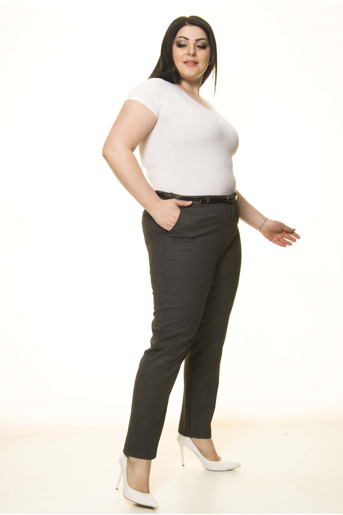 Puantiyeli Siyah Kemersiz Esnek Büyük Beden Pantolon L2-1703