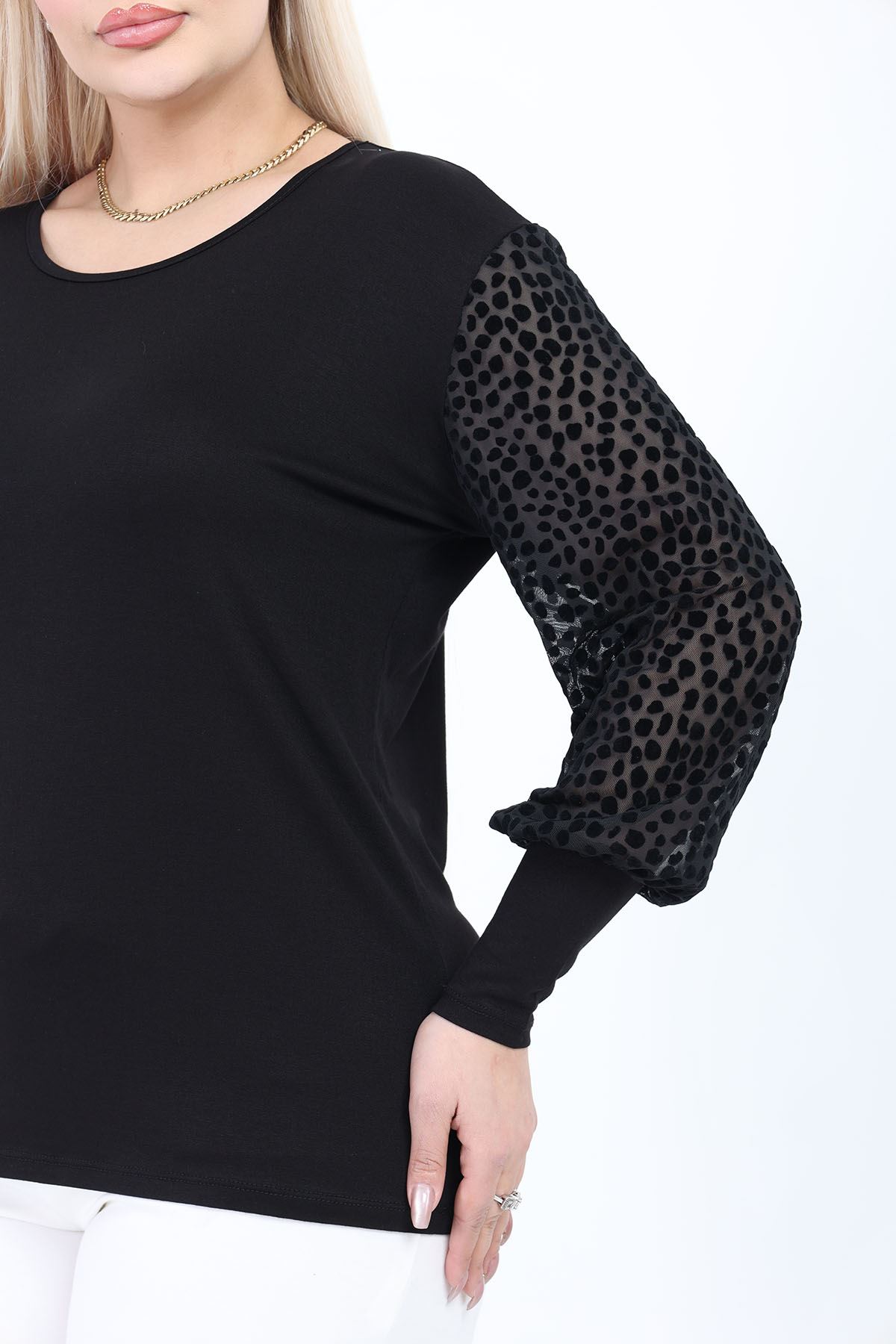 Siyah Büyük Beden Transparan Puantiyeli Tül Kol Bluz 5B-2776