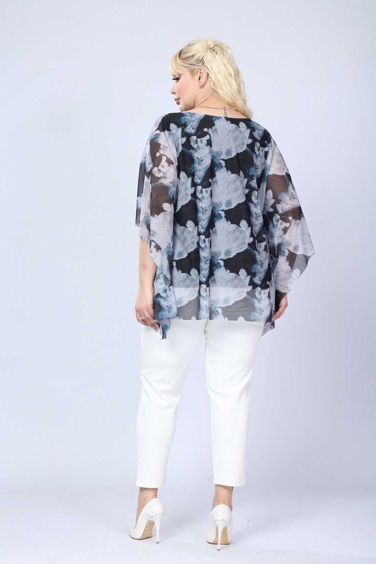 Büyük Beden Kol Detaylı Akışkan Bluz 3C-2782