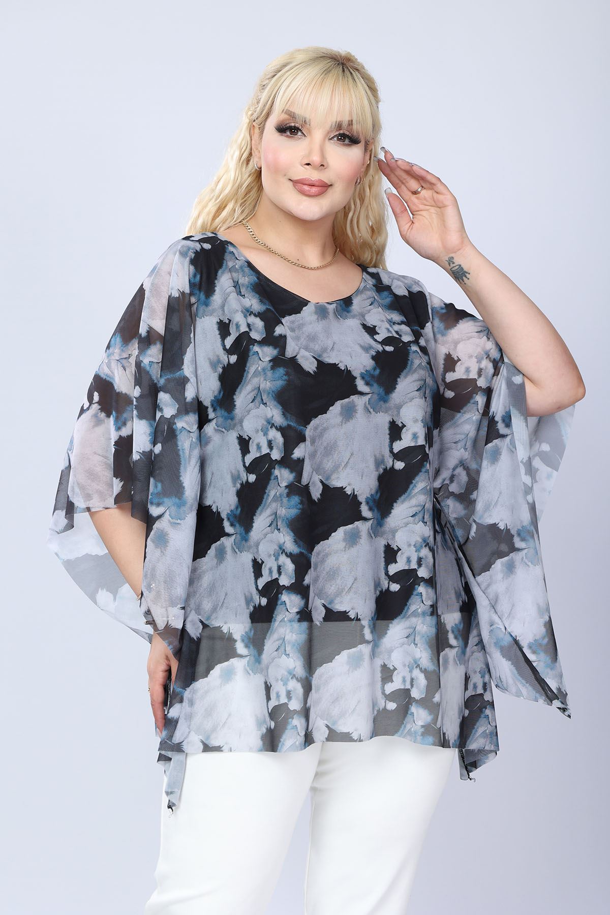 Büyük Beden Kol Detaylı Akışkan Bluz 3C-2782