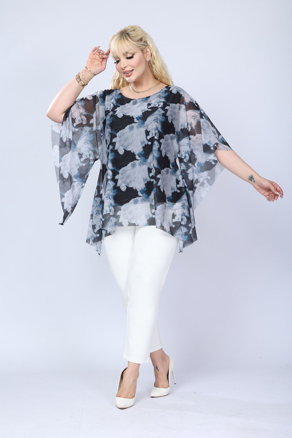 Büyük Beden Kol Detaylı Akışkan Bluz 3C-2782