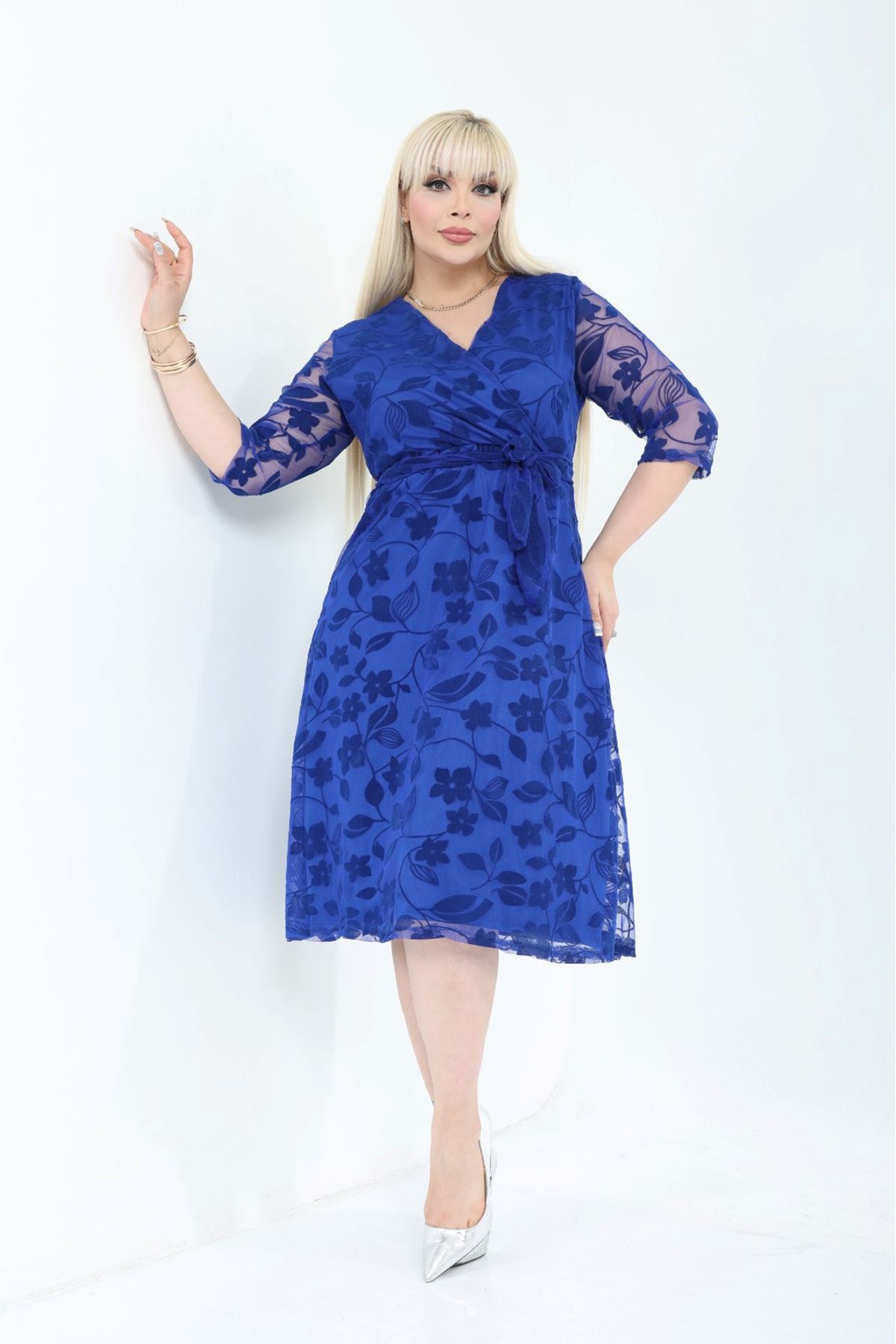 Kruvaze Yaka Büyük Beden Kraliyet Mavisi Elbise 46E-2784