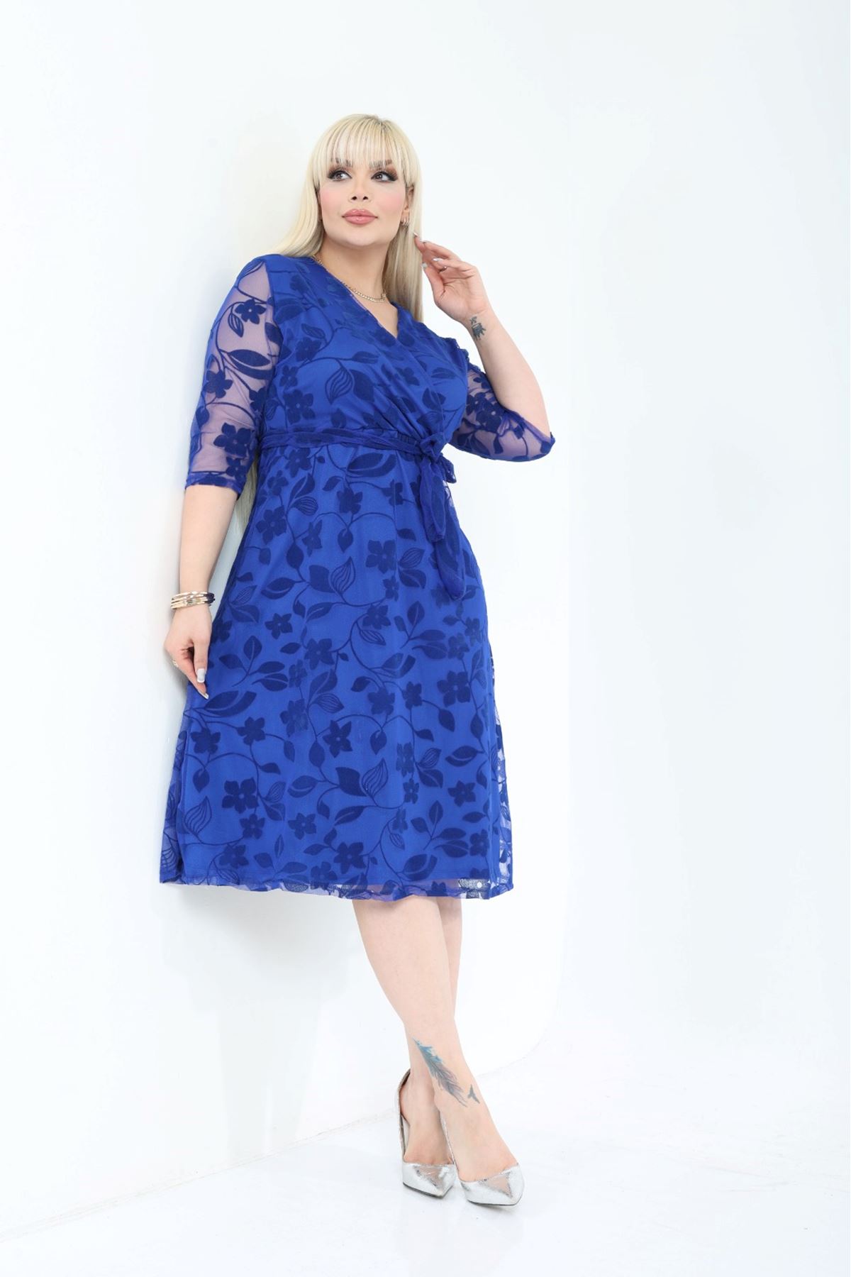 Kruvaze Yaka Büyük Beden Kraliyet Mavisi Elbise 46E-2784